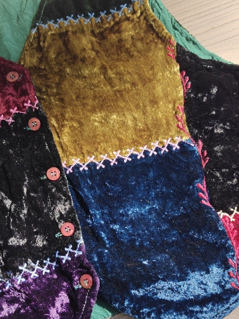 Vintage Le chteau Velvet Patchwork Vest - Multicolor - Picture 6 of 9